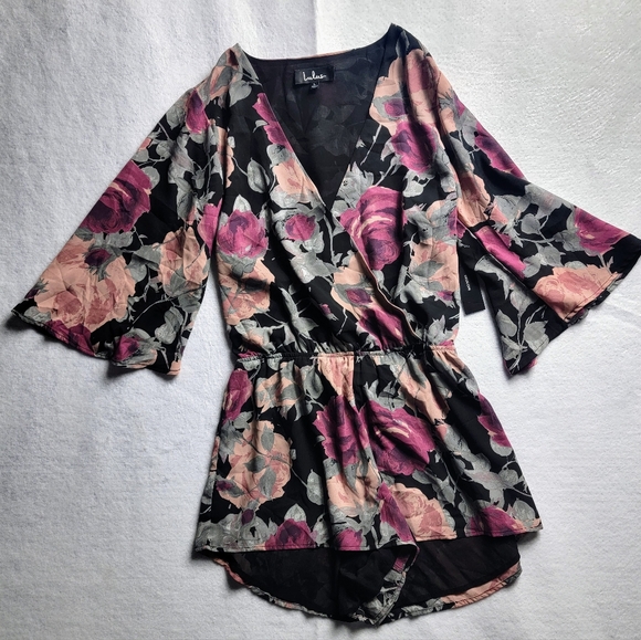 Lulu's What's Bloomin' Black Floral Print Romper Size Large - Picture 2 of 3